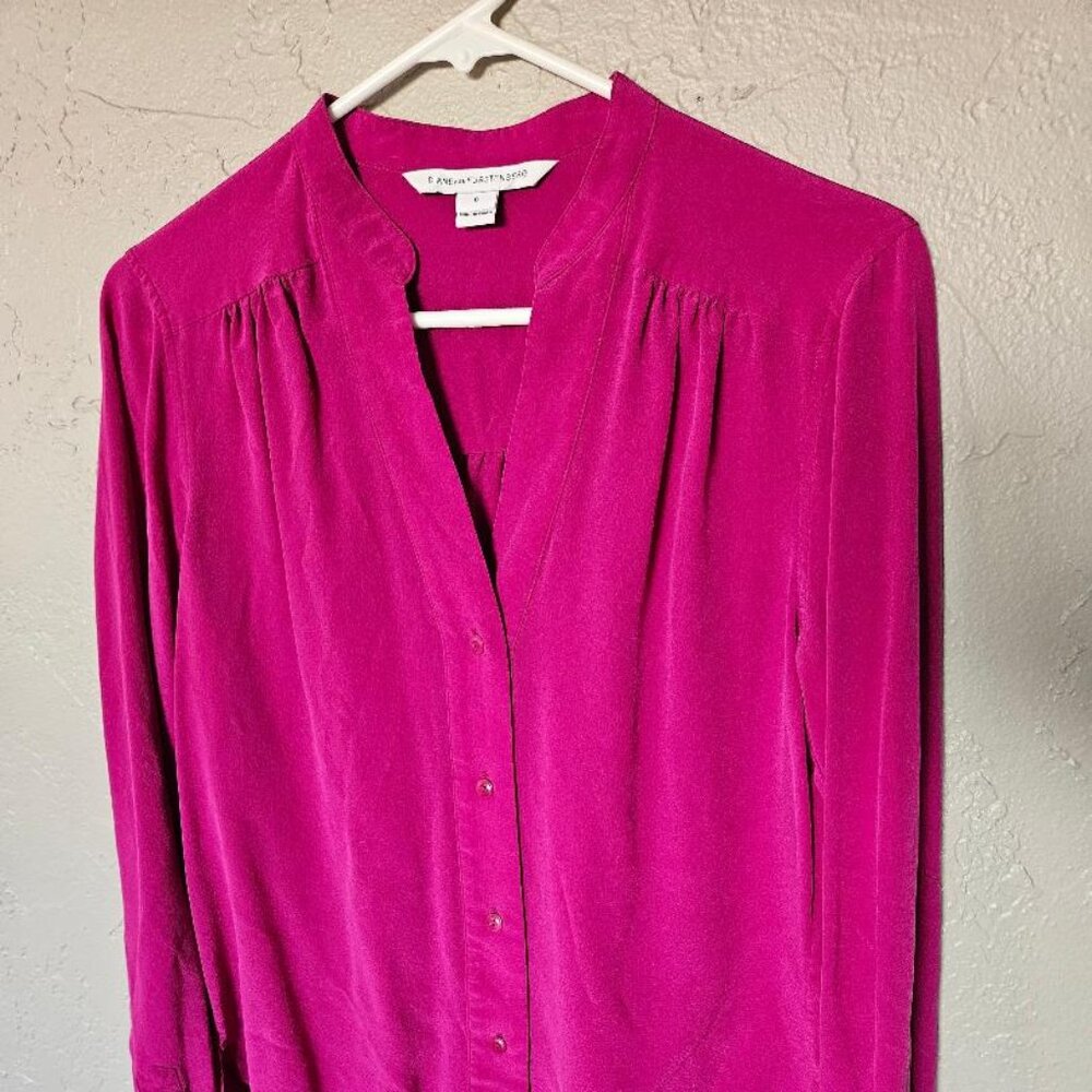 Diane Von Furstenberg Magenta 100% Silk Button Down Shirt Size 8
